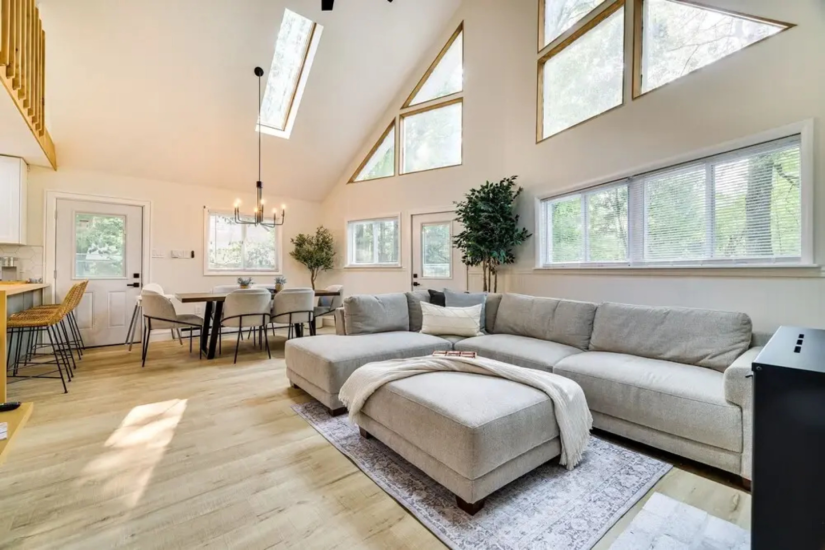 Lake Access, Fire Pit & Game Room: Poconos Gem