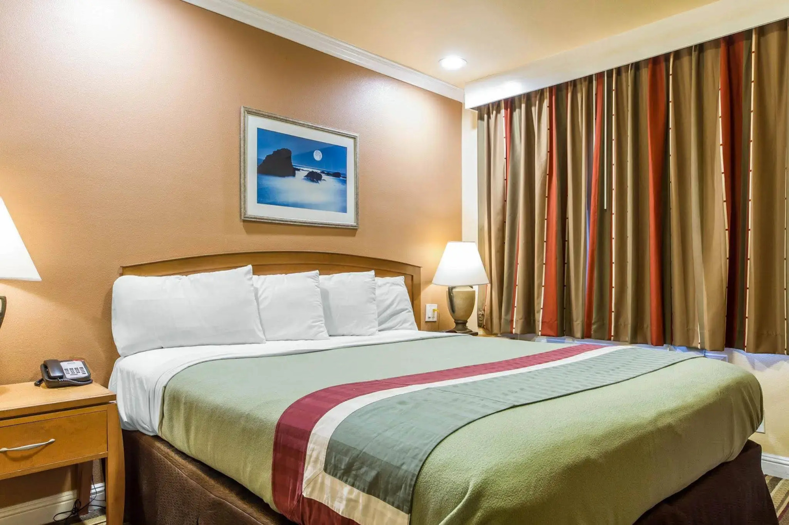 Rodeway Inn & Suites Oakland