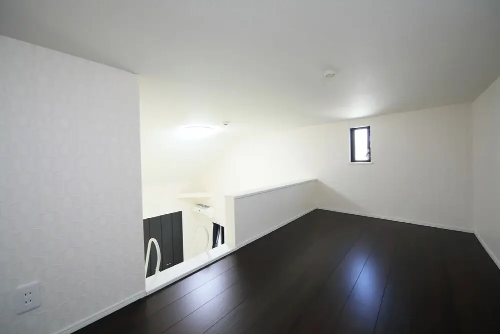 Neyagawa Station House