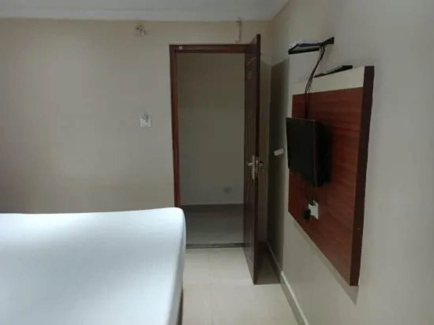 Hotel Adarsh Residency