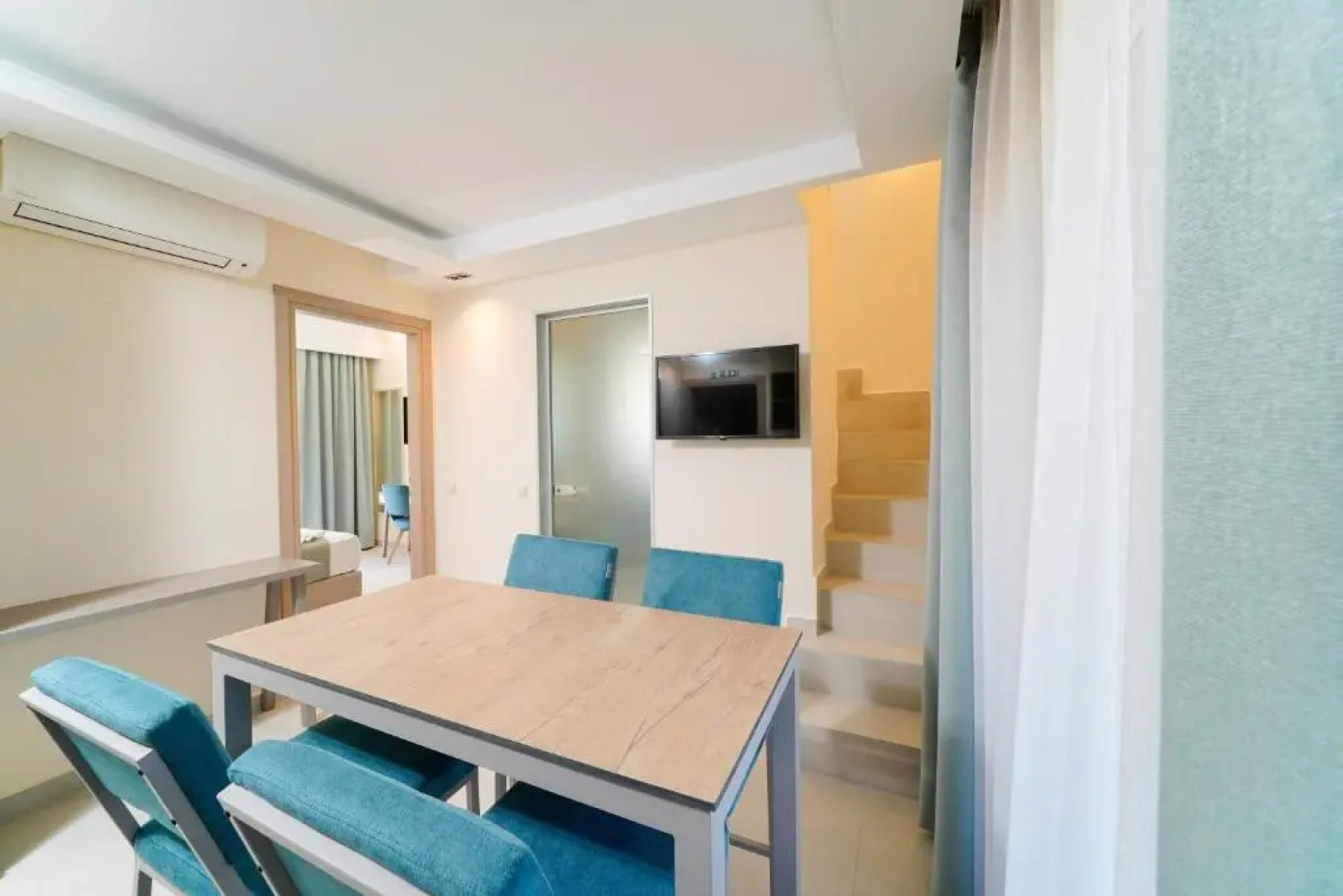 Supreme Luxury Suites