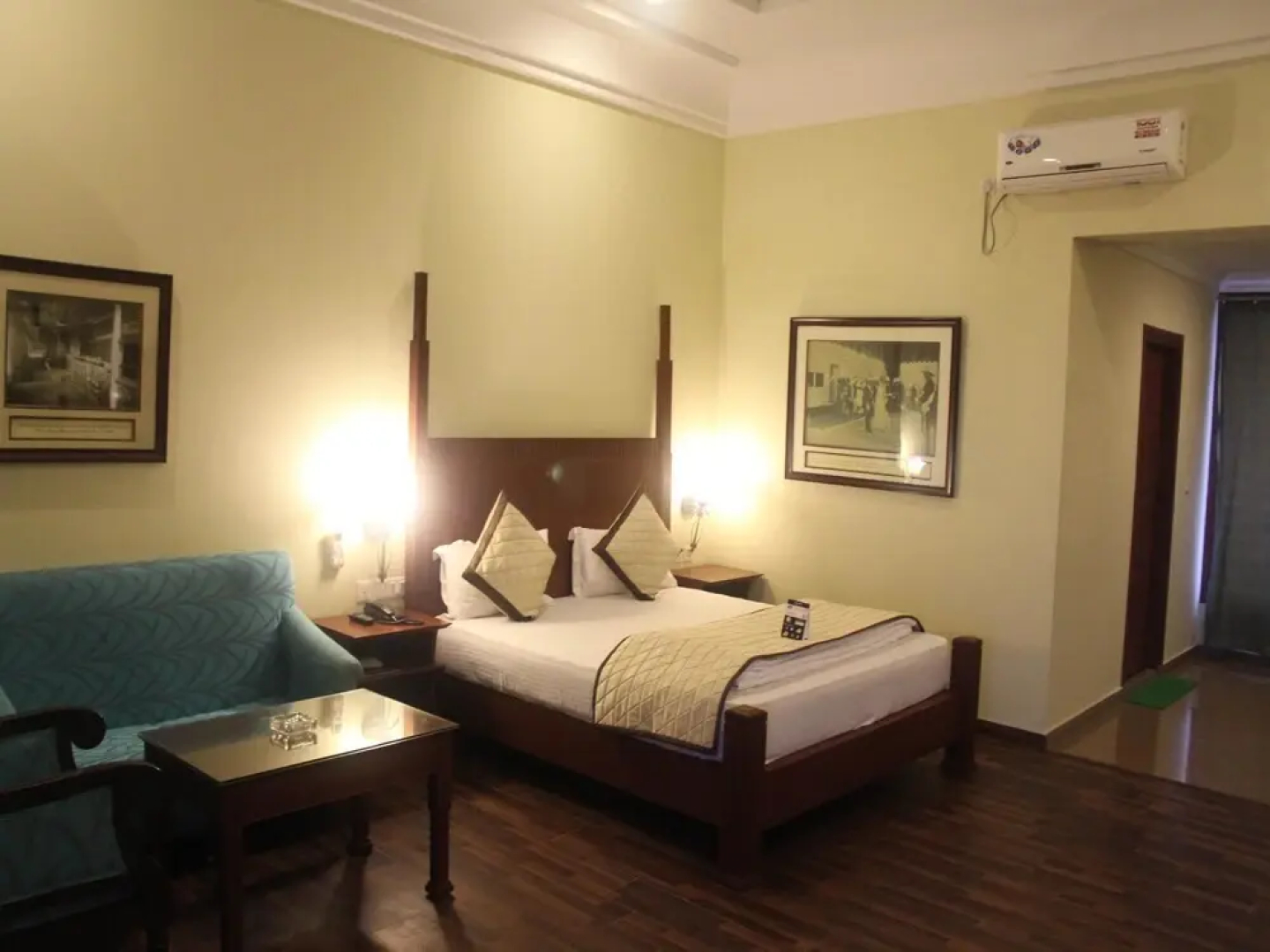 OYO 3010 Chanakya BNR Hotel