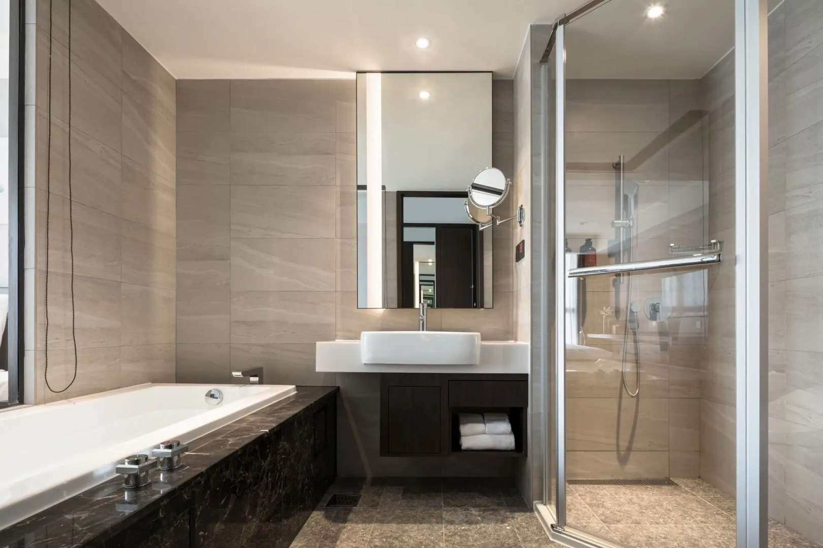 Lakeshore Hotel Tainan