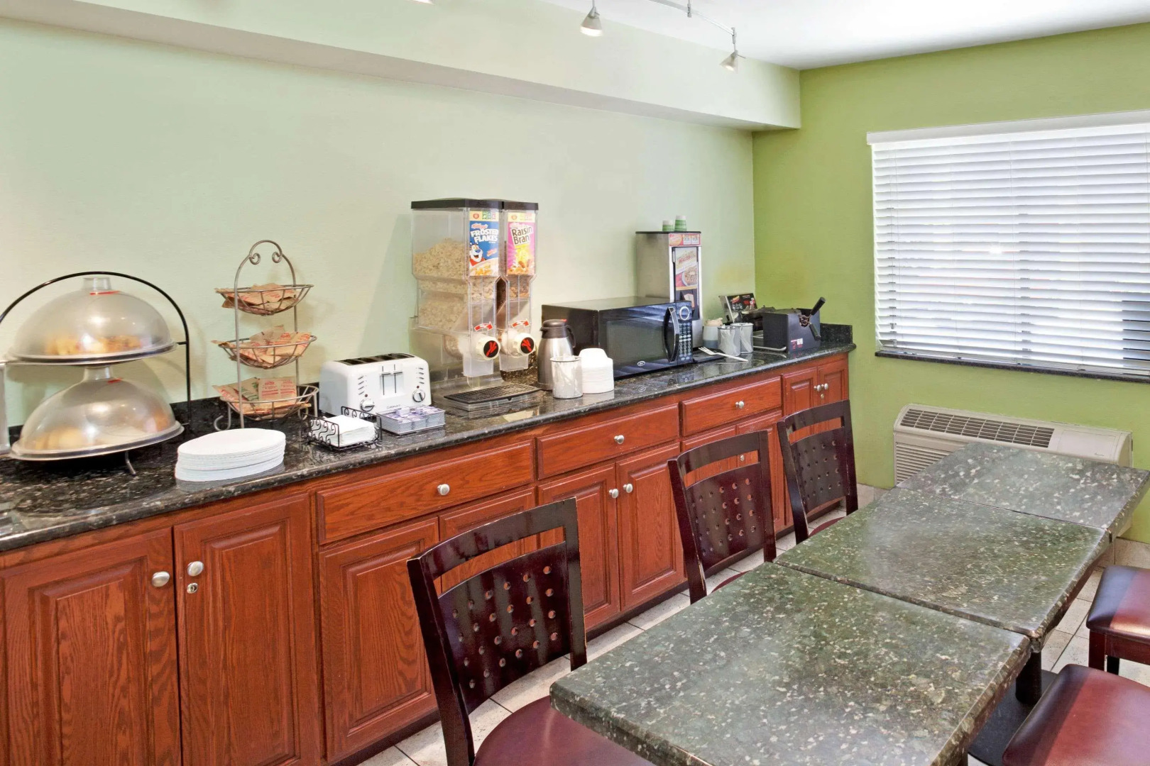 Travelodge by Wyndham Banning CA Near Casino/Outlet Mall