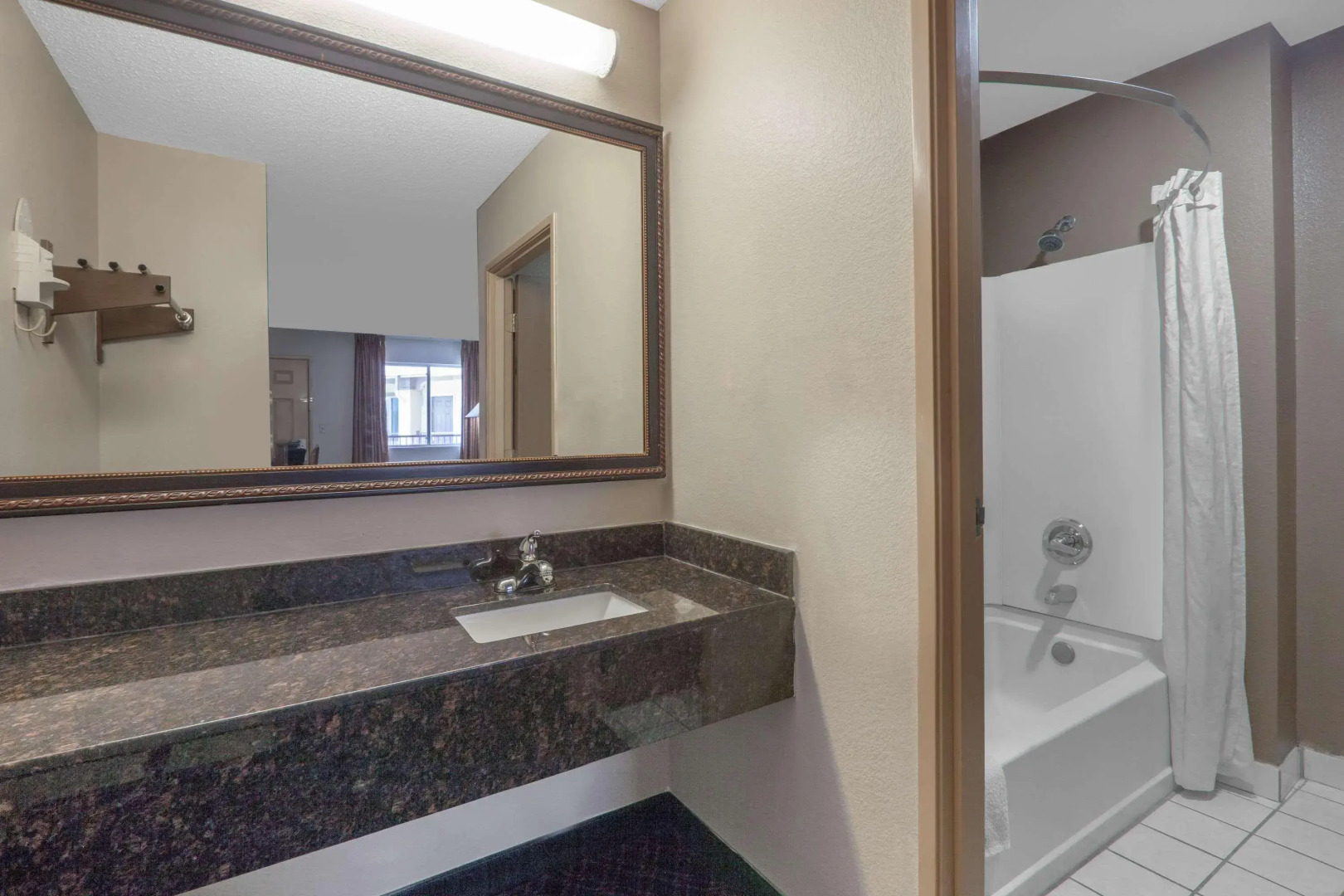 Knights Inn Forest Hill