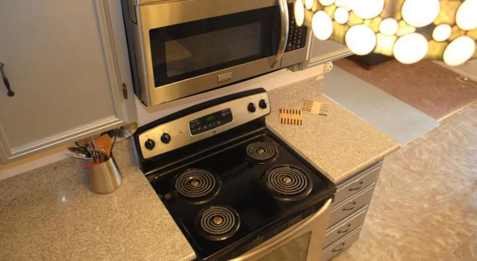 Downtown Chestnut Apartment