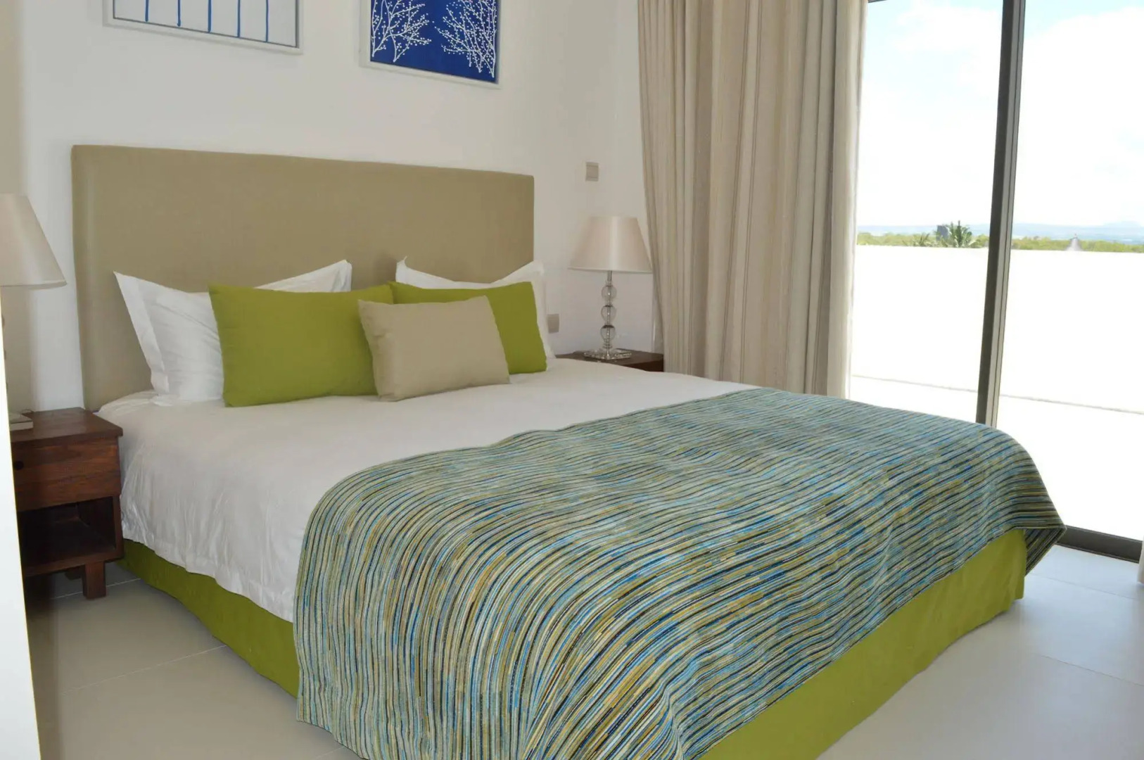 Rose Des Sables Beachfront Apartments
