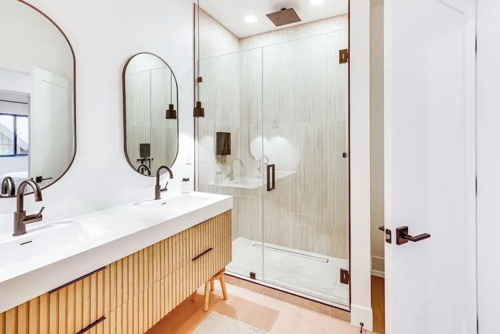 4 Mi to Soda Springs Resort: Hot Tub Hideaway!