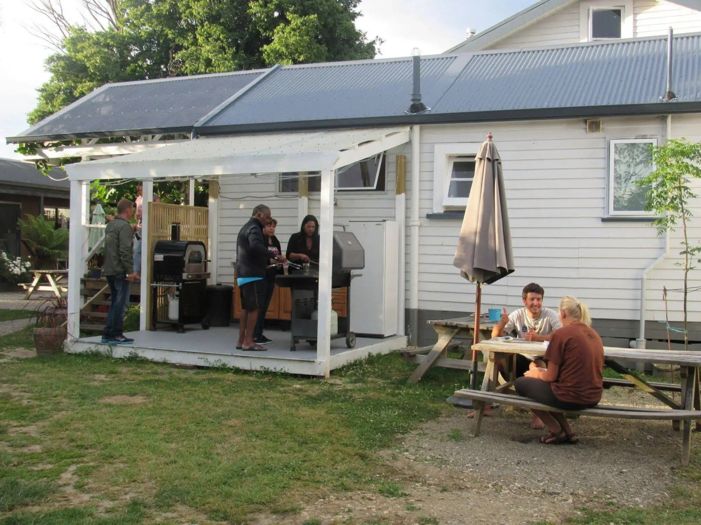 The White Elephant Accommodation - Hostel
