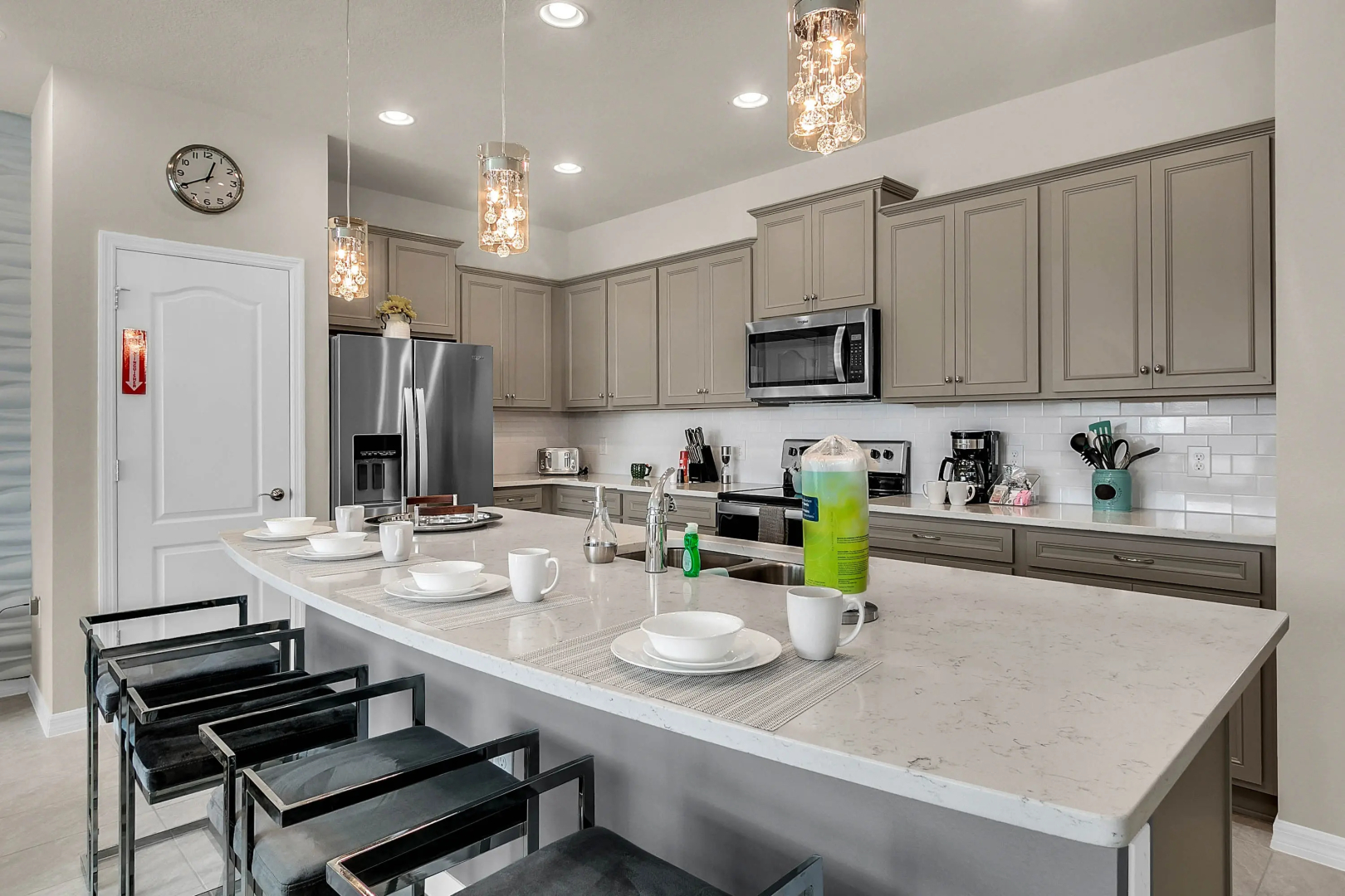 5 Bedrooms / 4.5 Bathrooms / Windsor at Westside (8928 SA), Kissimmee, US