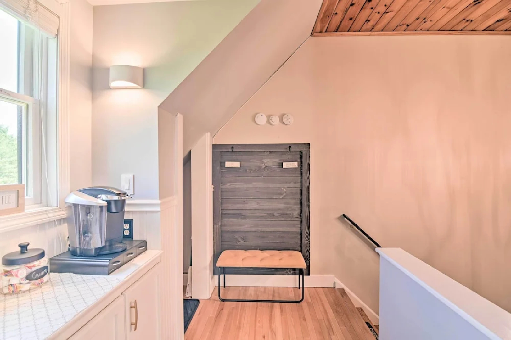 Stylish Studio w/ Fireplace ~ 3 Mi From Dtwn!