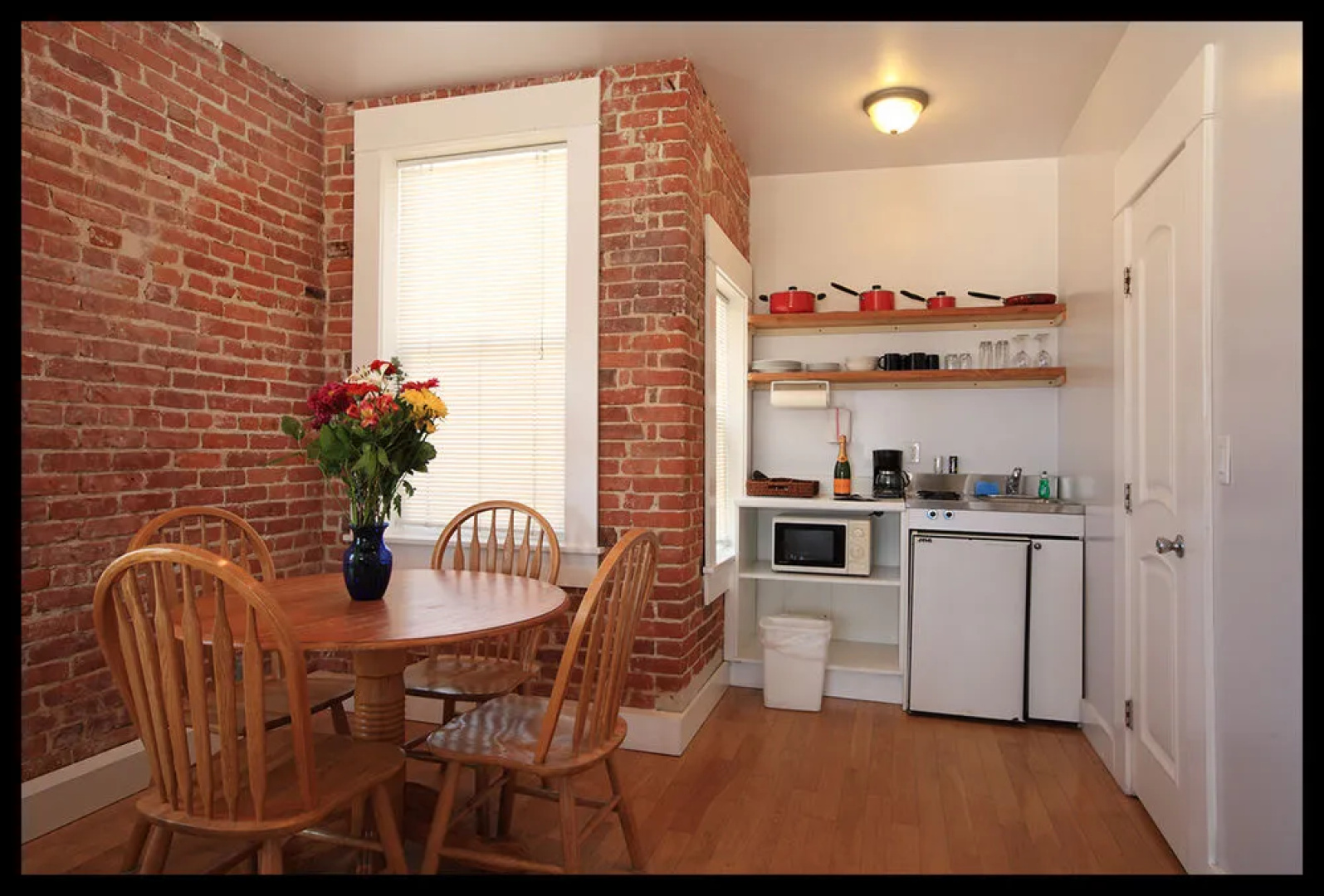 Venice Beach Suites & Hotel