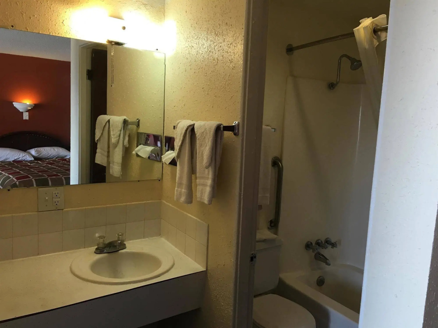 Travelers Lodge Motel & RV Park US-287&US-96