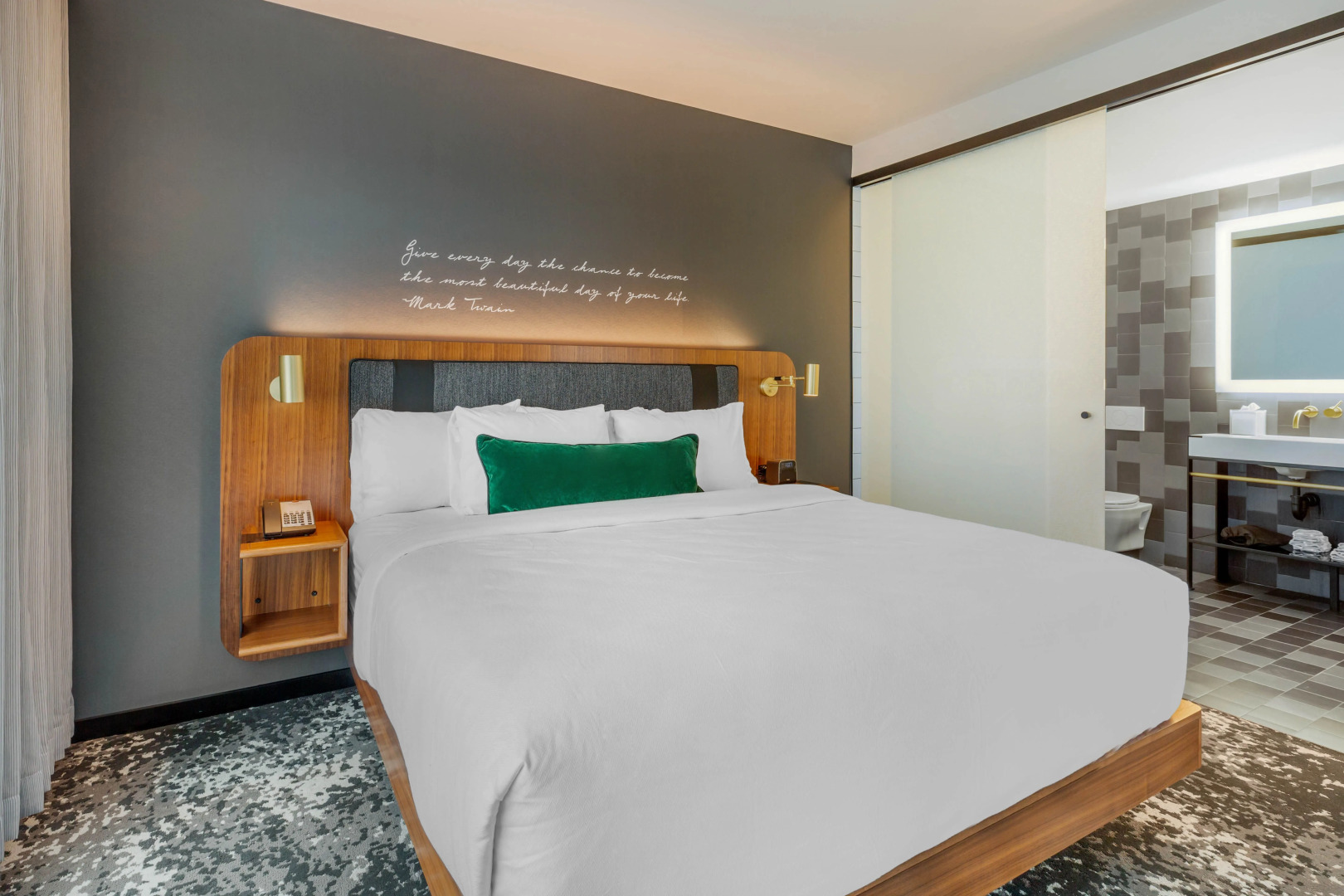 Cambria Hotel Boston Downtown - Seaport