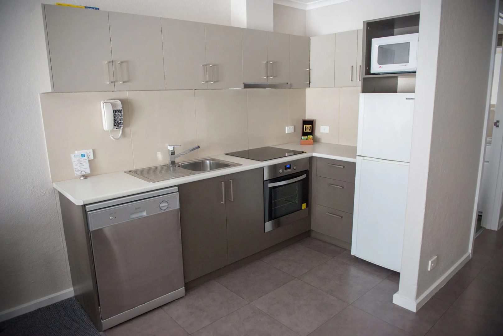 Arkana Motor Inn & Terrace Apartments