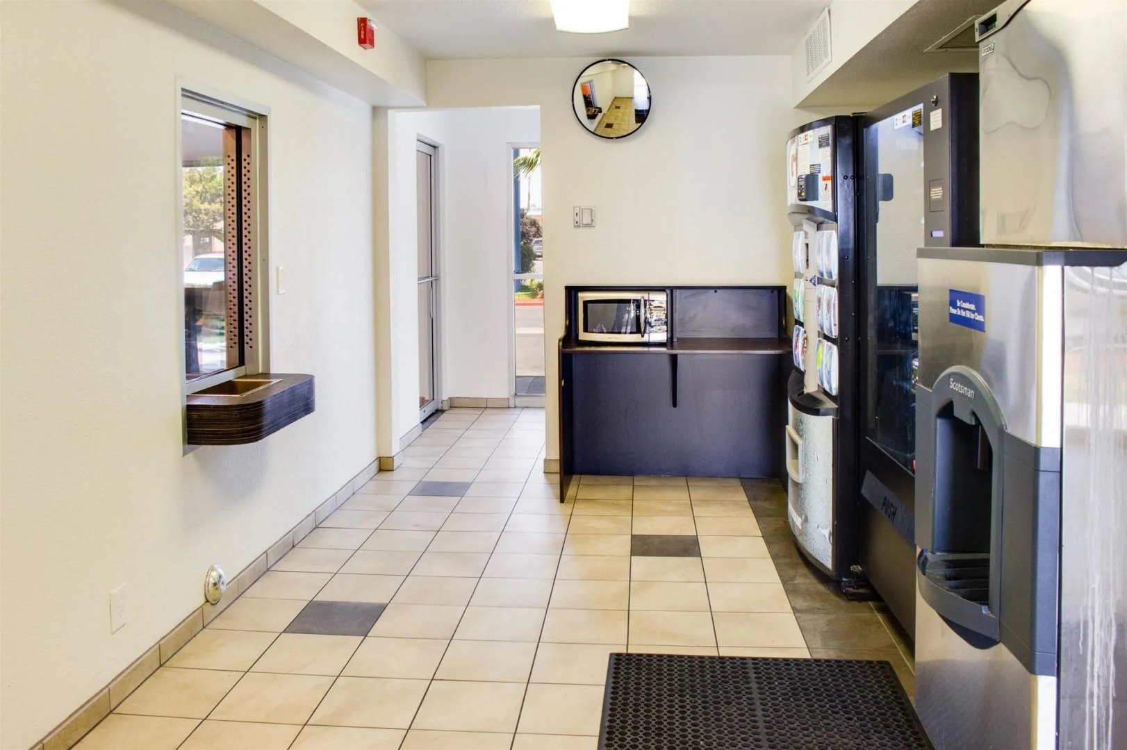 Motel 6 Bakersfield, CA - South