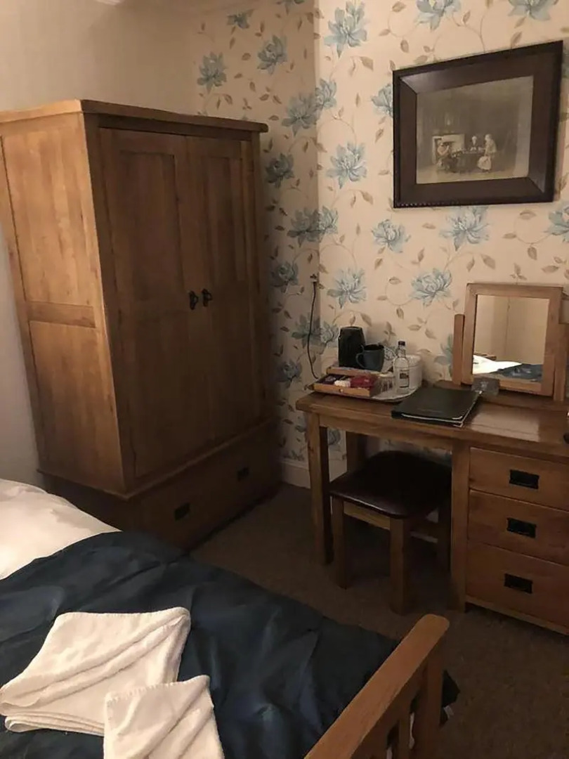 The Oakeley Arms Hotel