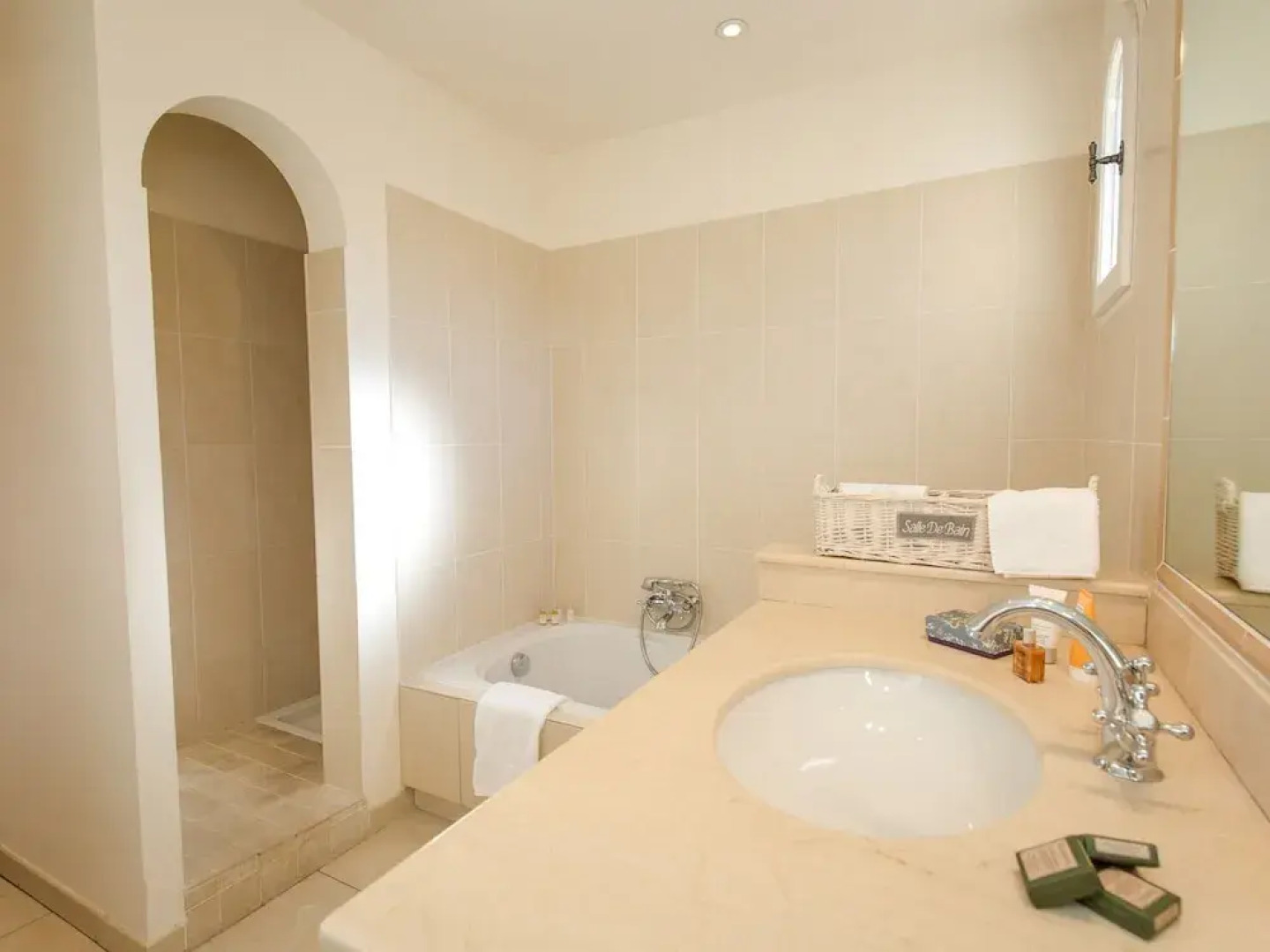 Resort in Var With Golf & Wellness