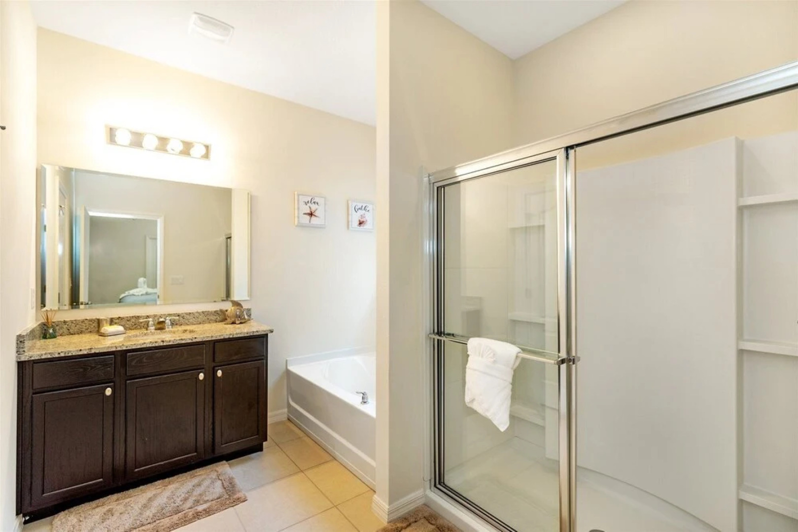 Fabulous Newly Built, 5 bed Villa With Private Pool and Modern Decor - 498