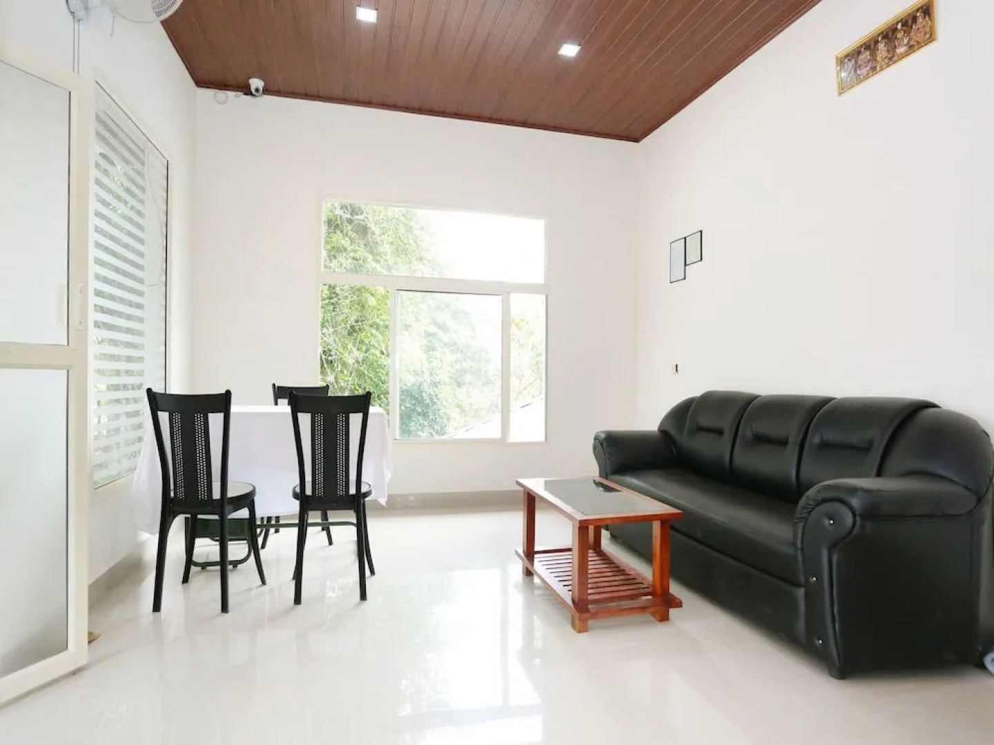 OYO 10421 La Flora Resorts