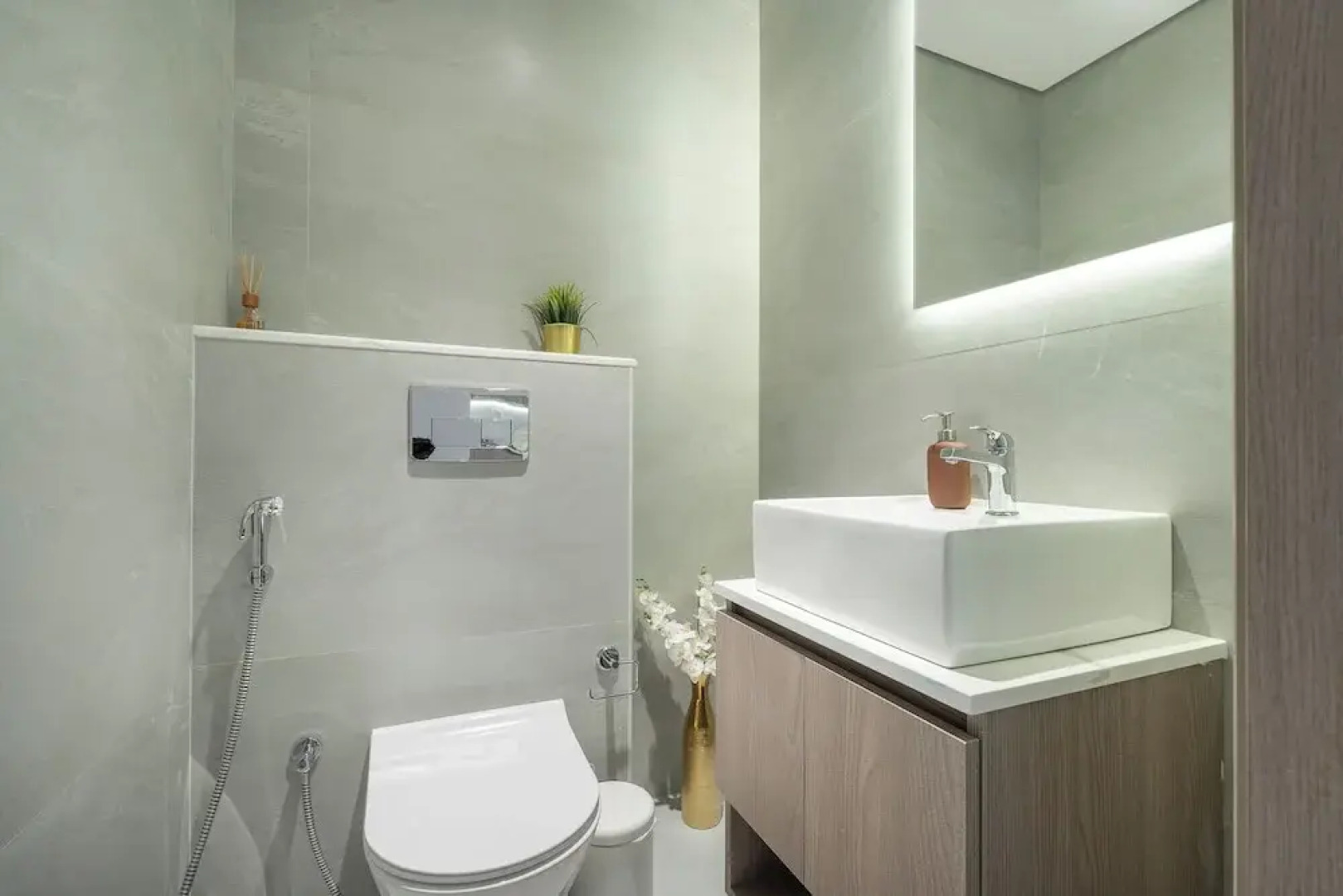 Brand New Building Czechin Studio City