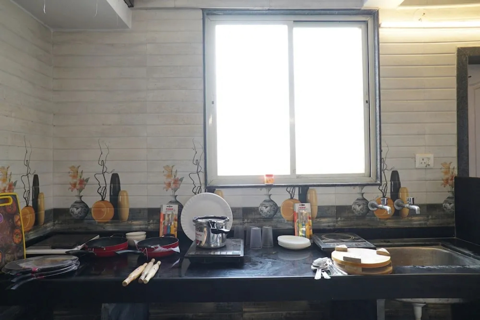 OYO 28029 Living Luxurious Studio Rooms