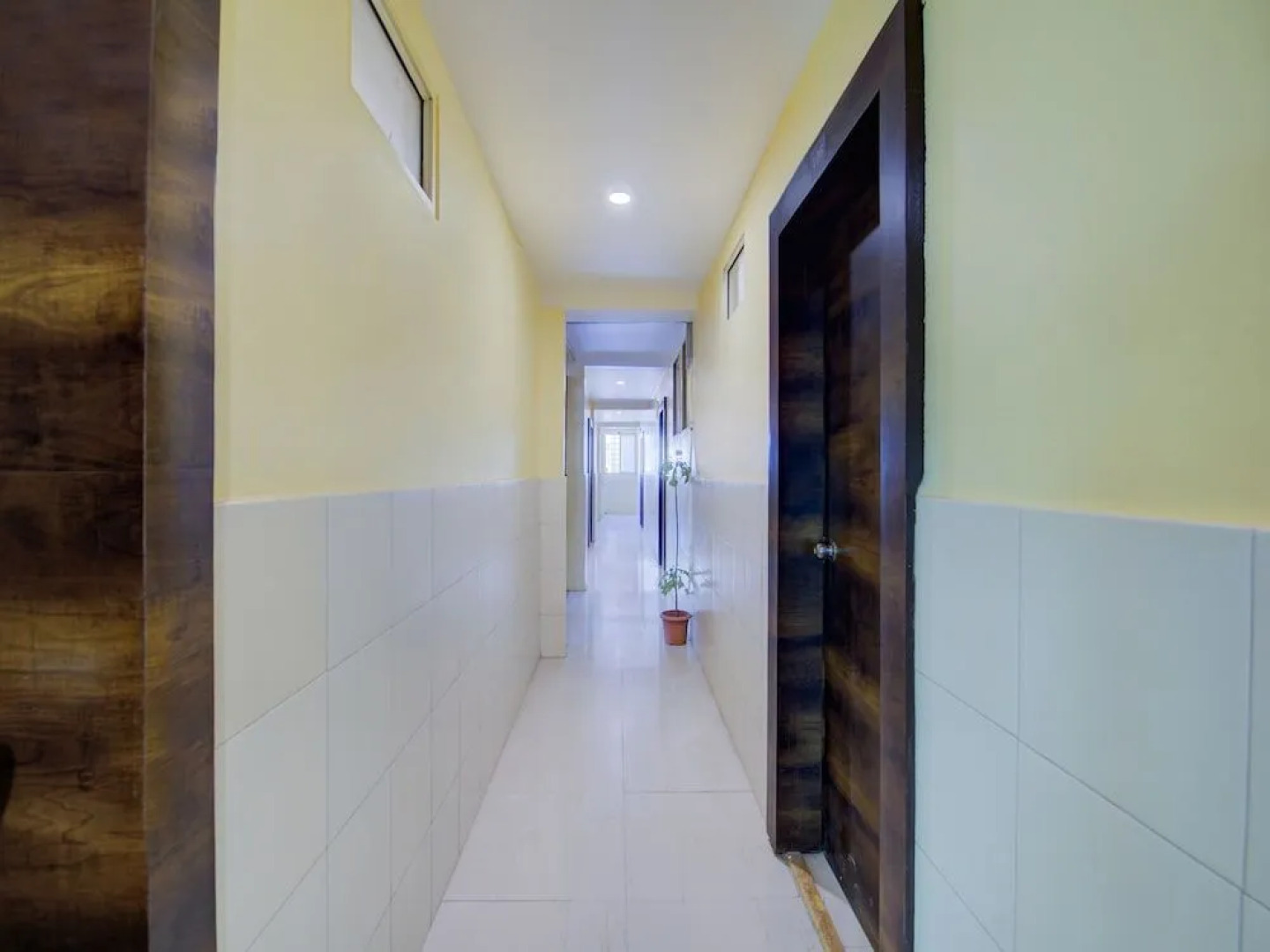 OYO 27822 Amrut Executive