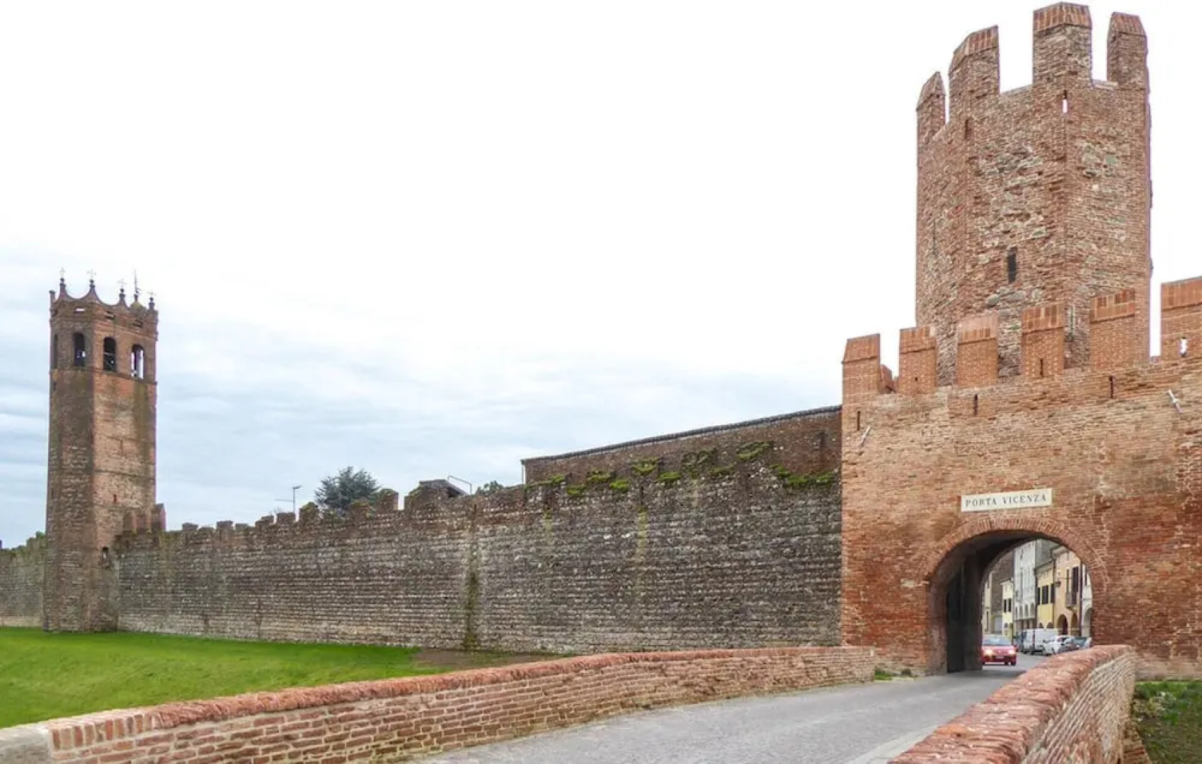 Cosy Apartment Near the Ancient Walls and Centre