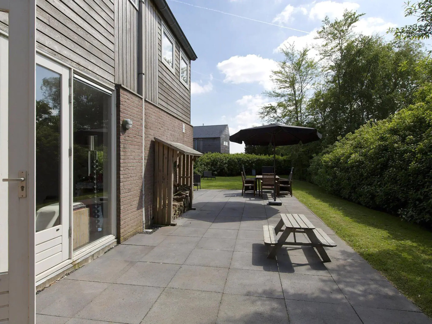 Welcoming Holiday Home in Grou Near River