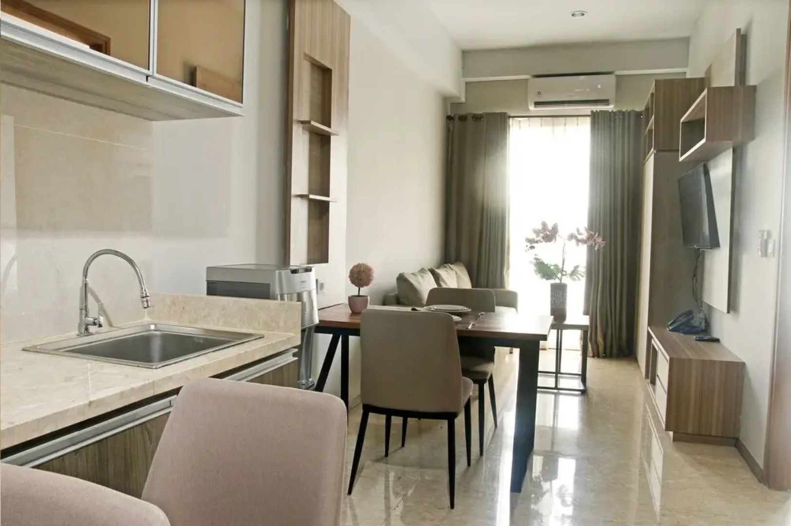 Graha Makara Suite Hotel & Residence