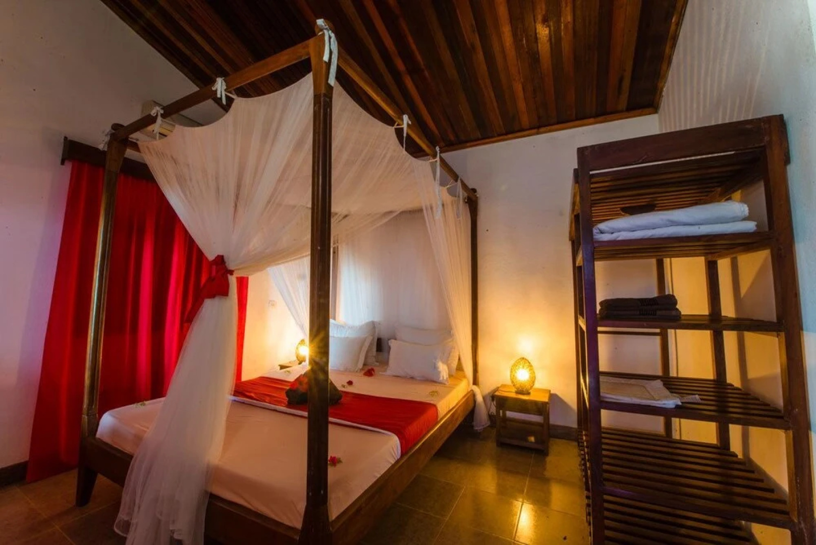 Vanivola Hotel