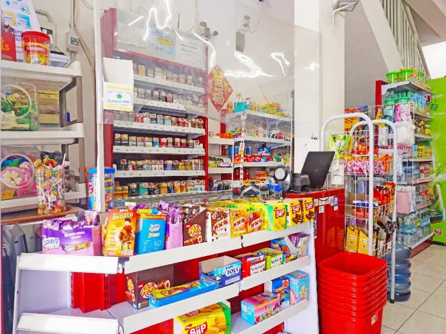 San San Rooms Gunung Putri Square