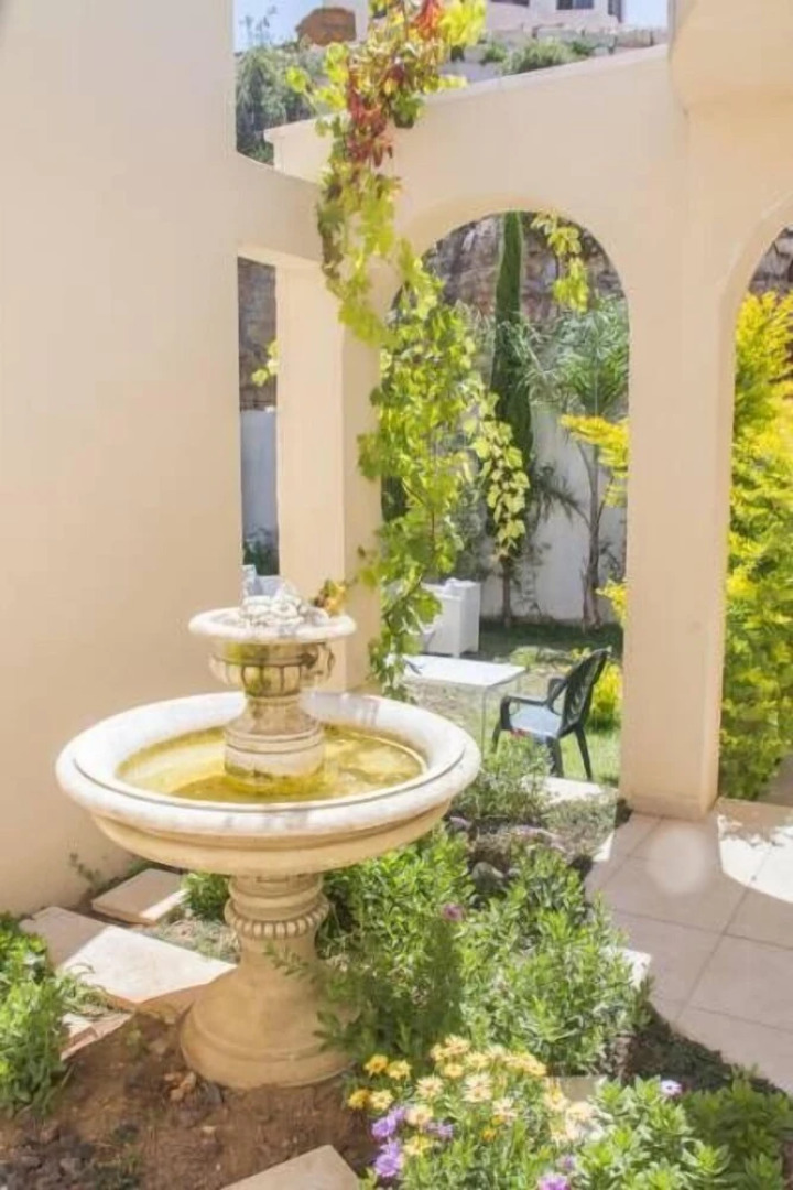 Villa in a natural grovea