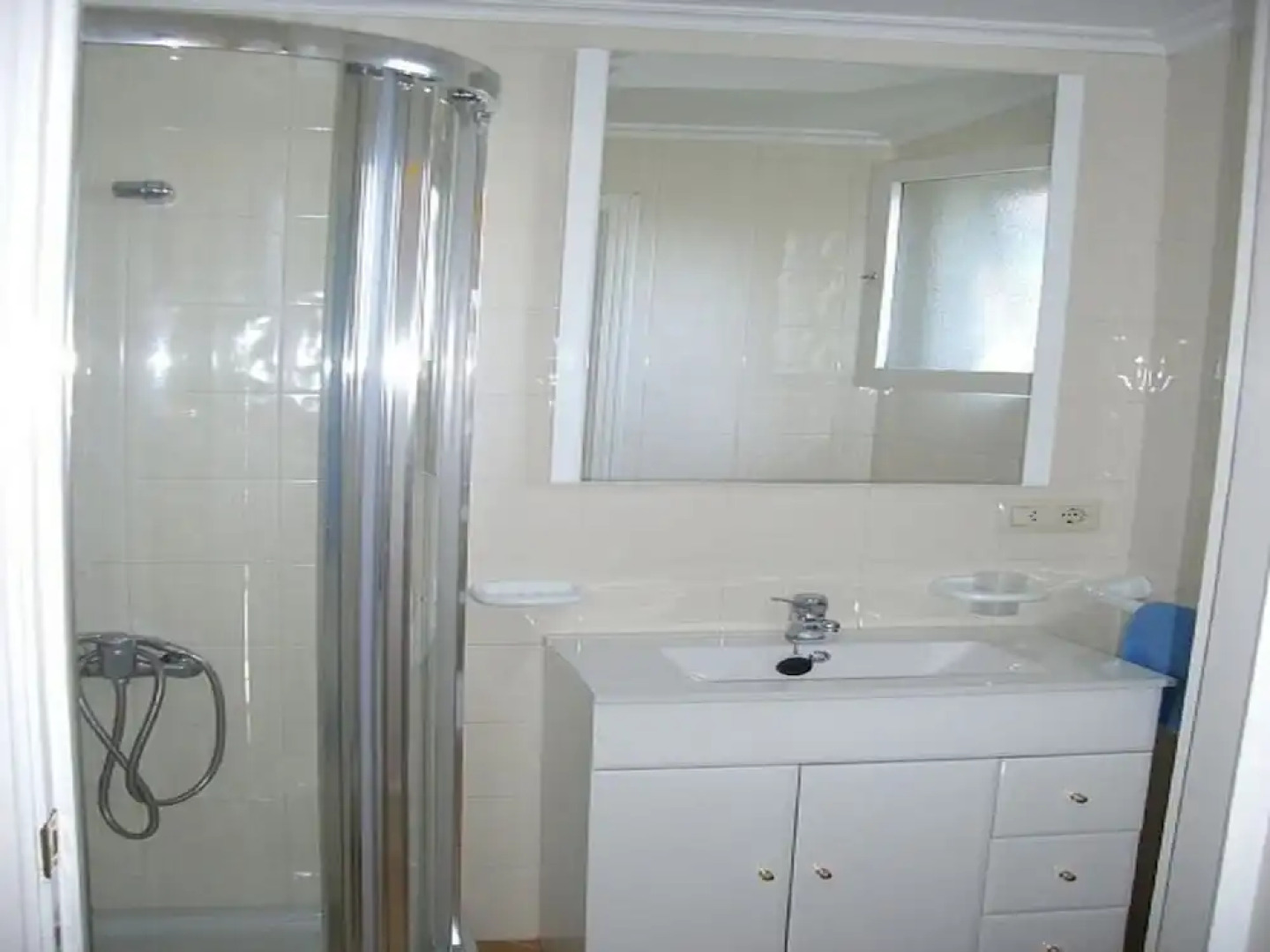 Galicia 100117 2 Bedroom Holiday home By Mo Rentals