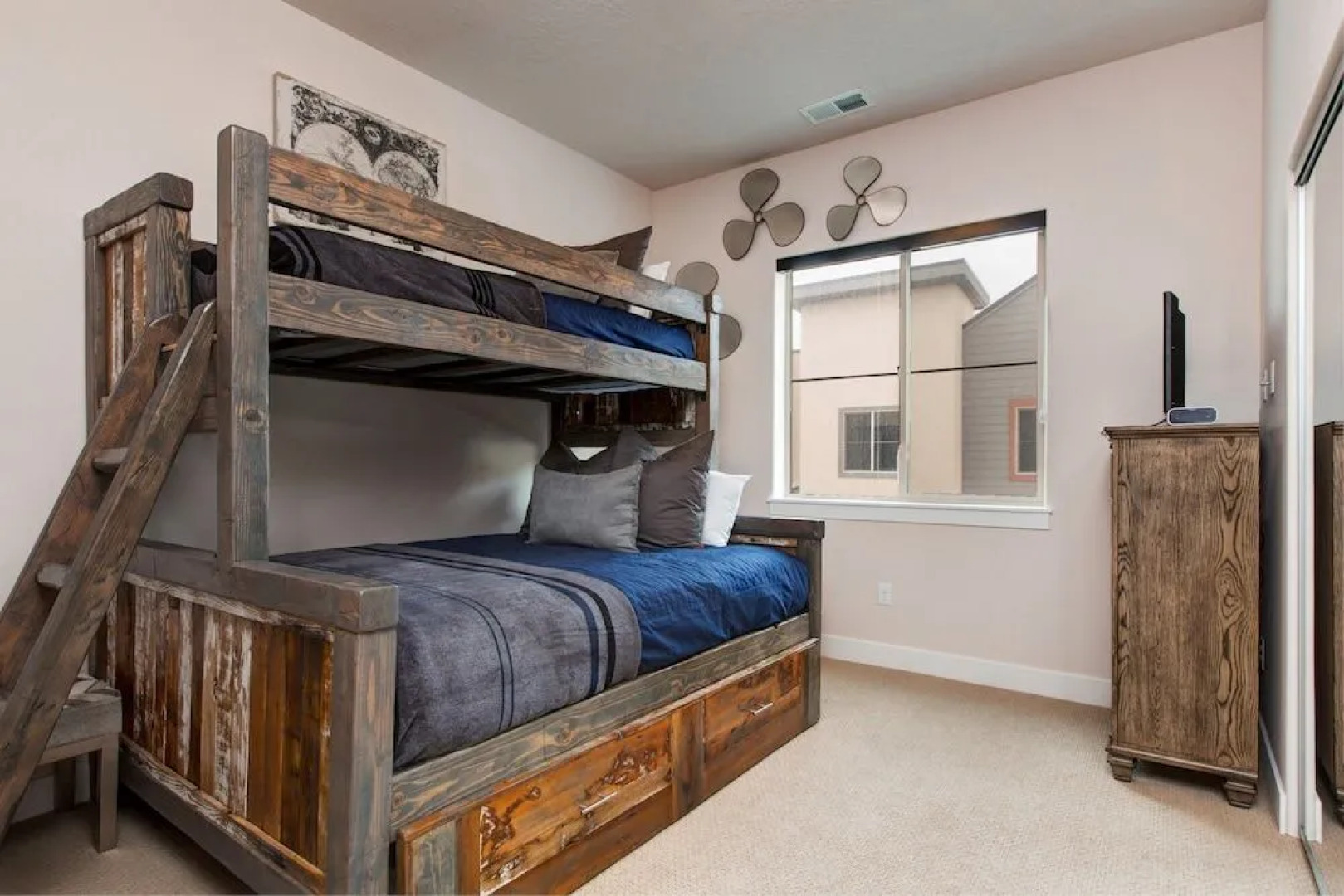 Park Lane South Apartment 6169 by RedAwning