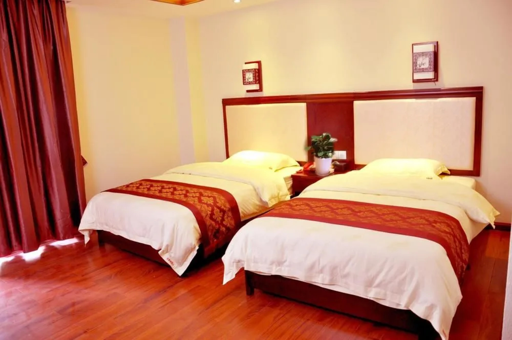 Hechi Bamalongjun House Hotel