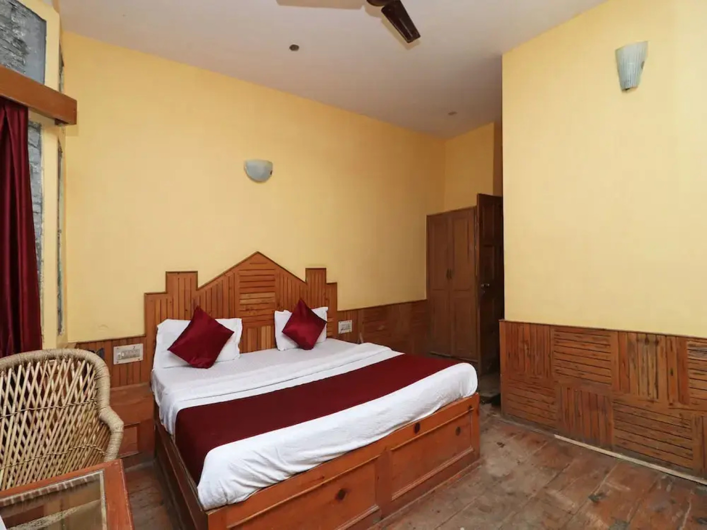 OYO 15139 Hotel Devlok International