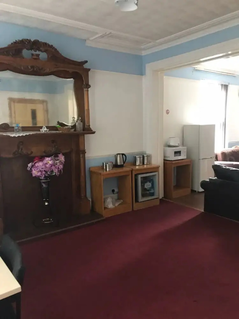 Junction 10 Budget Travel Accommodation