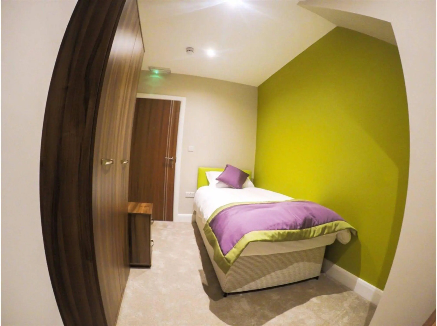 OYO The Arch, Wembly Stadium