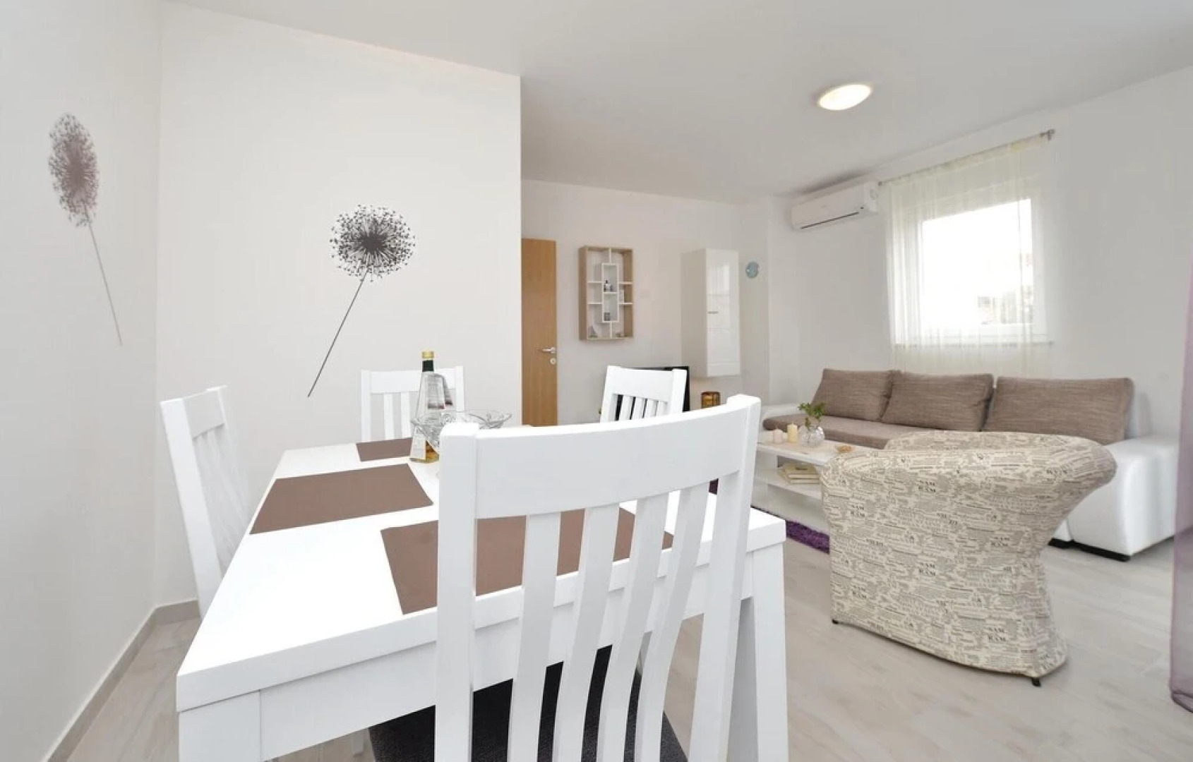 Nice Home in Vrsi-mulo With Wifi and 1 Bedrooms