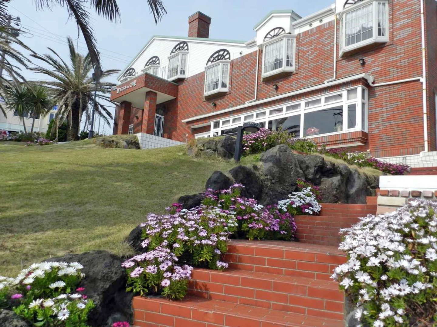 Pension A Million Roses