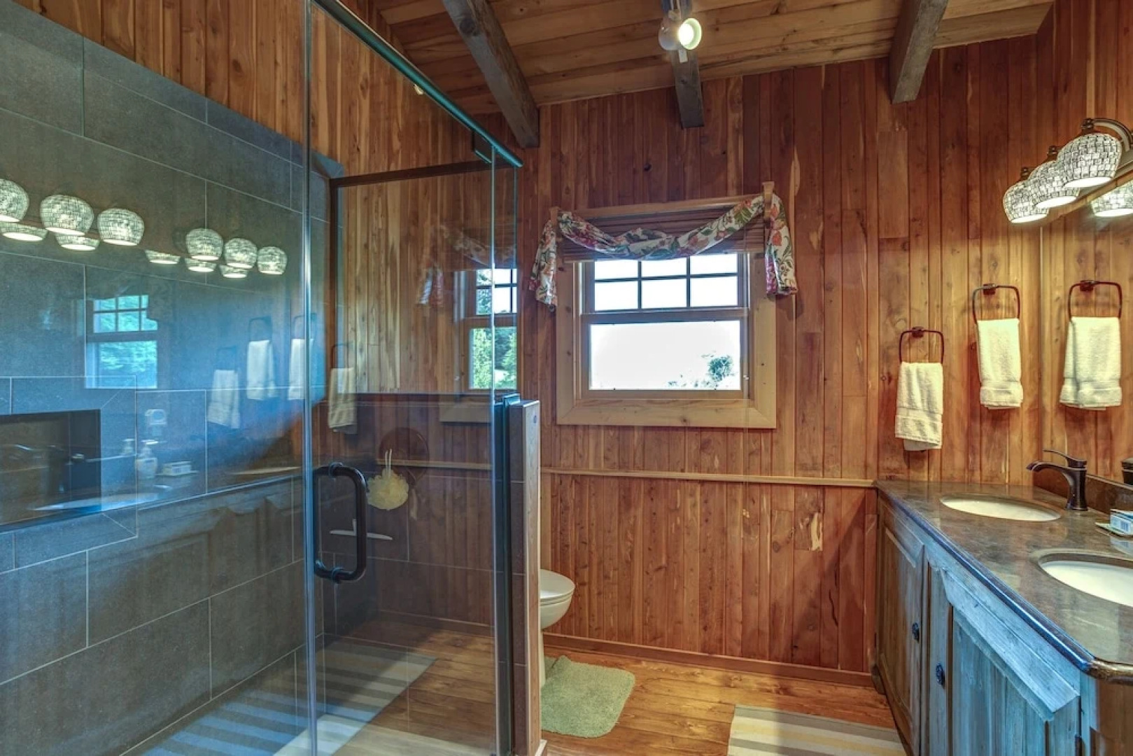 Grandma's Mountain Cabin 3 Bedrooms 2 Bathrooms Cabin