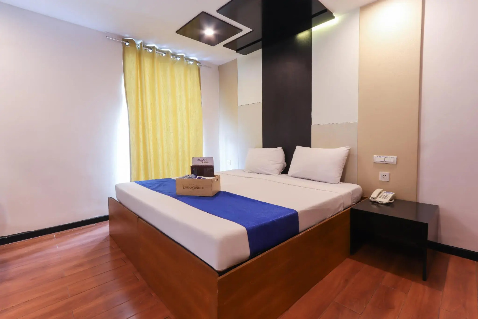 Hotel DreamWorld North EDSA