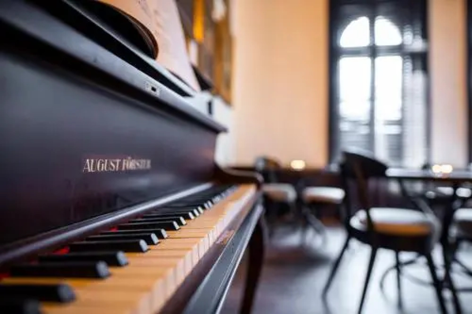 Mr. Görgey Art Hotel & Bistro