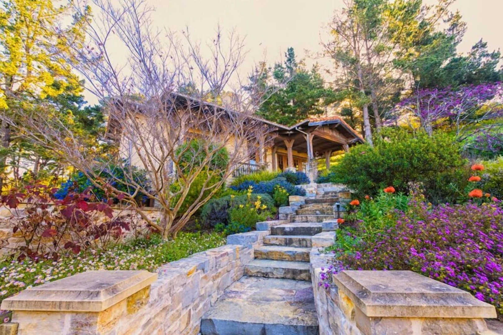 Chateau D' Renaitre - Carmel-By-The-Sea