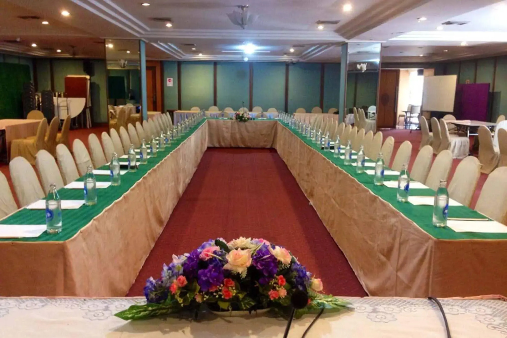 Nonthaburi Palace Hotel