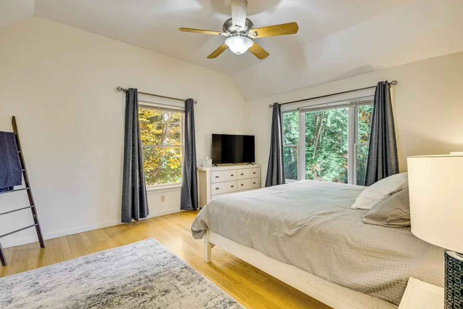 2 Mi to Winnipesaukee Shores: Gunstock Retreat