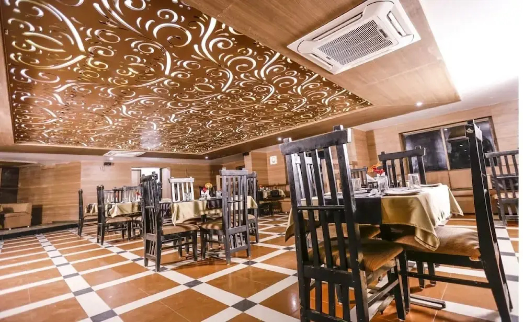 Hotel Trupti International by Iroomz