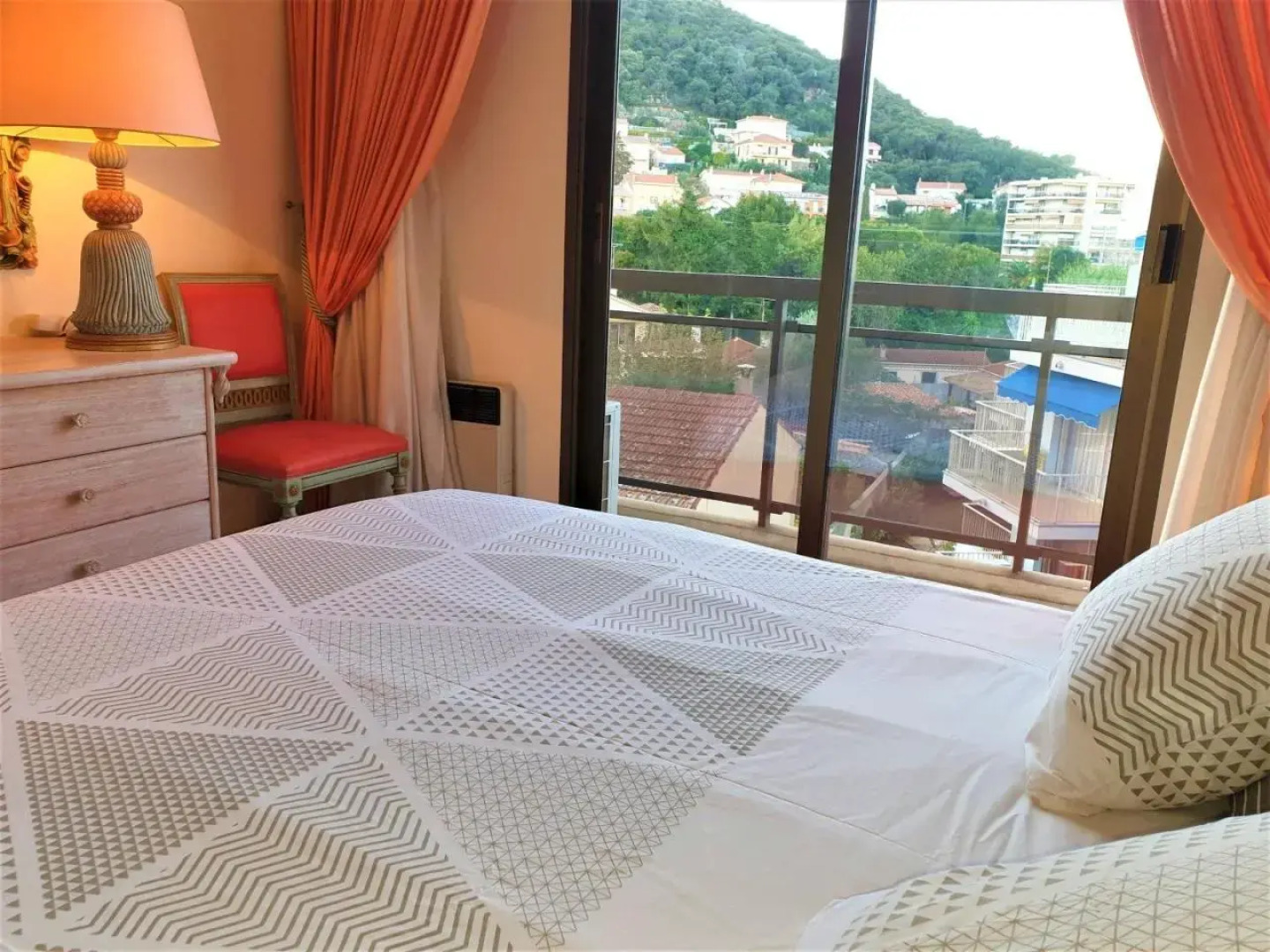 Somptueux deux pieces, entre mer & piscine !