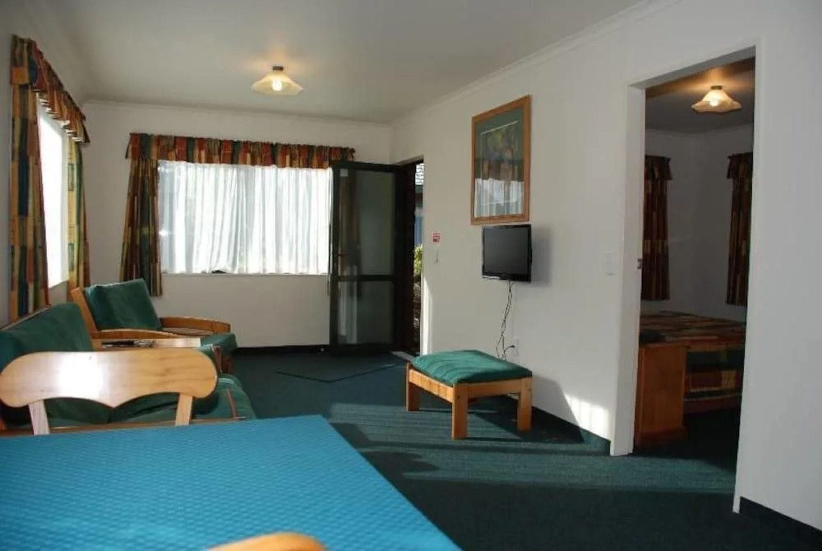 Cottage Park Travel Lodge & Conference Centre